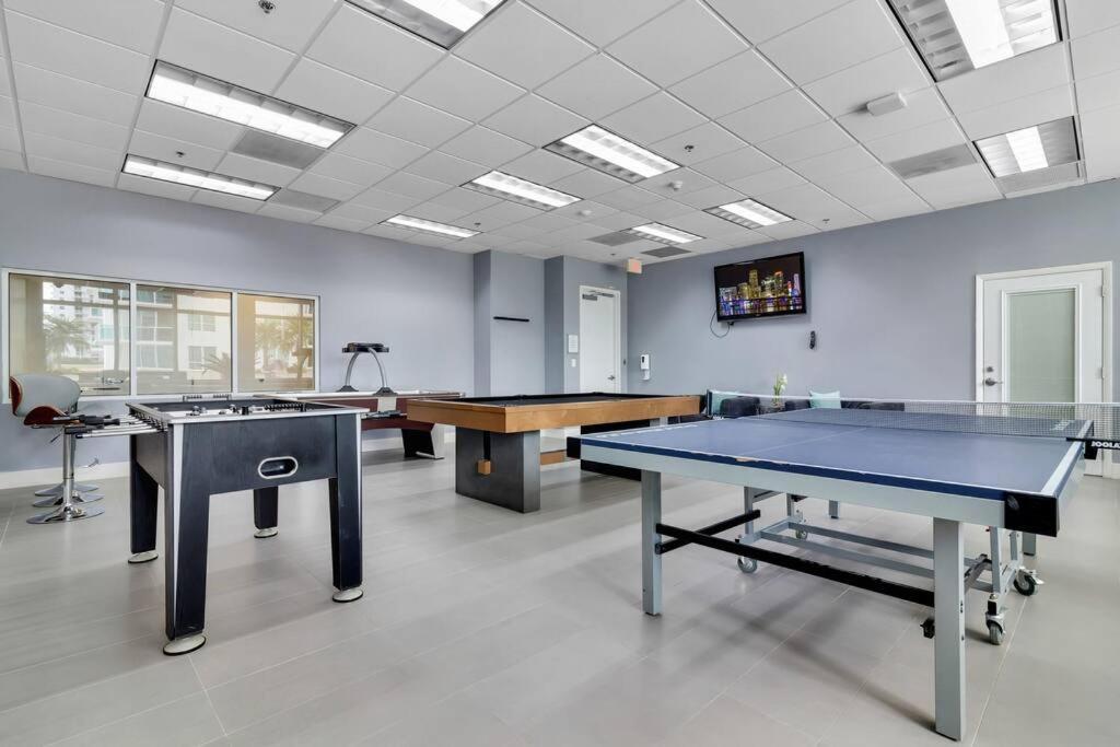 Lovely In Brickell -2 Beds And Free Parking Apartment *