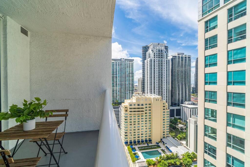 Apartment Lovely In Brickell -2 Beds And Free Parking Miami